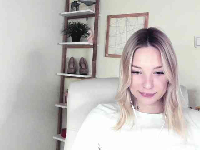 AngelaLux webcam