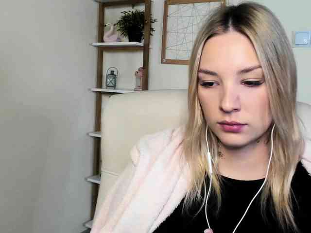 AngelaLux webcam