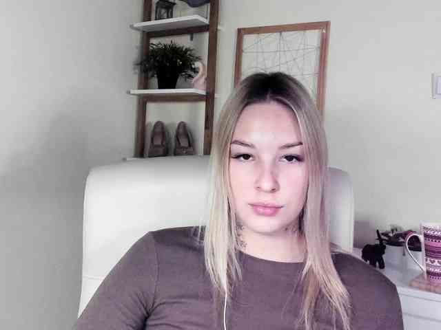 AngelaLux webcam