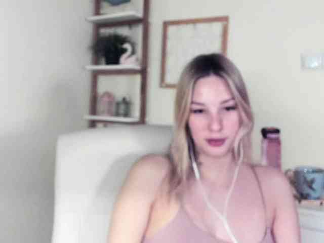 AngelaLux webcam
