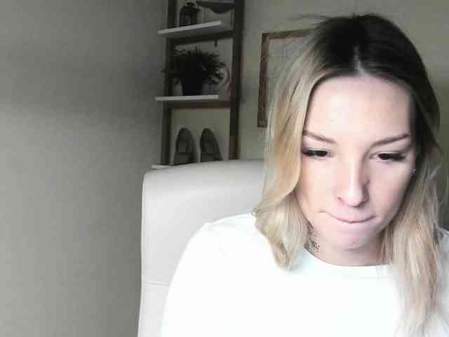 AngelaLux webcam