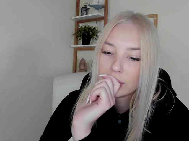 AngelaLux webcam