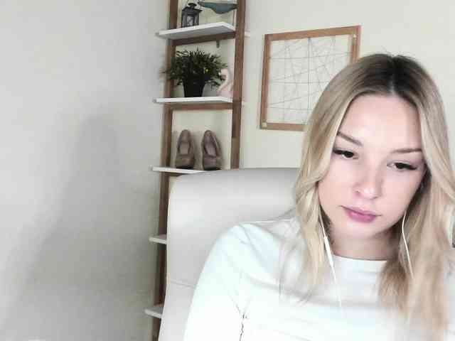 AngelaLux webcam