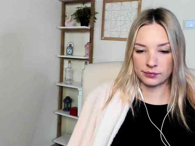 AngelaLux webcam