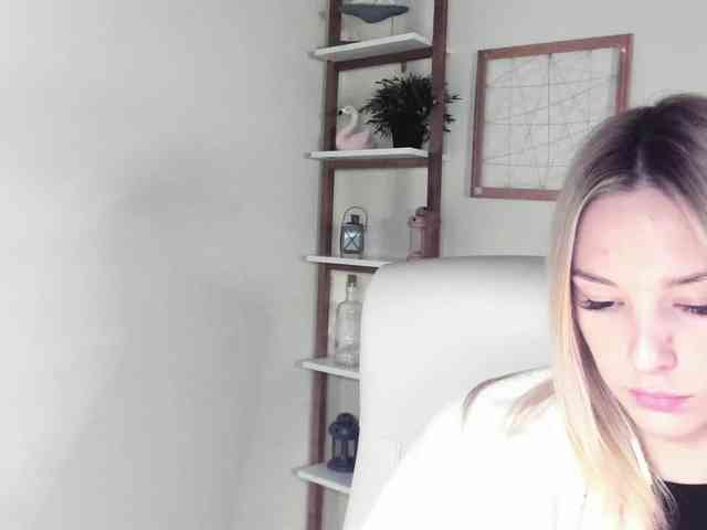 AngelaLux webcam