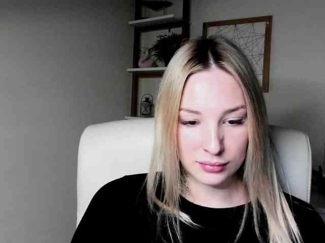 AngelaLux webcam