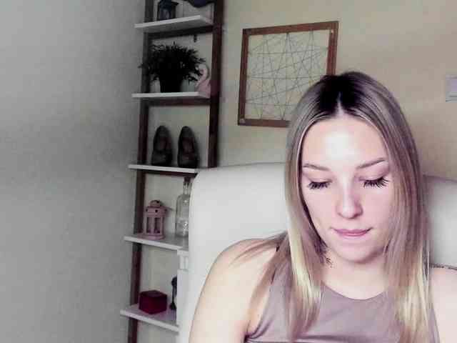 AngelaLux webcam