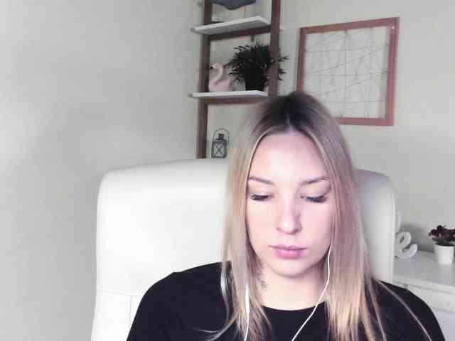 AngelaLux webcam