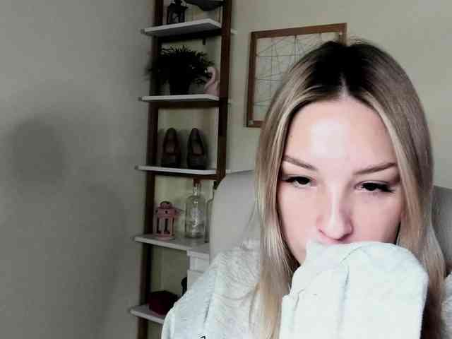 AngelaLux webcam