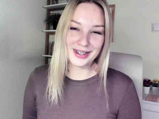 AngelaLux webcam