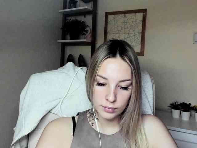 AngelaLux webcam