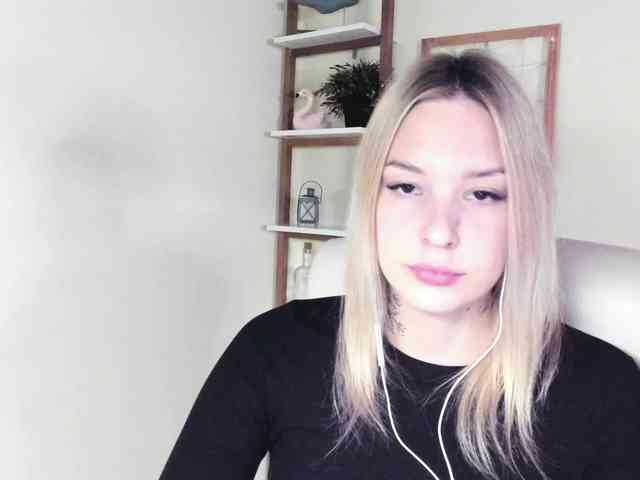 AngelaLux webcam