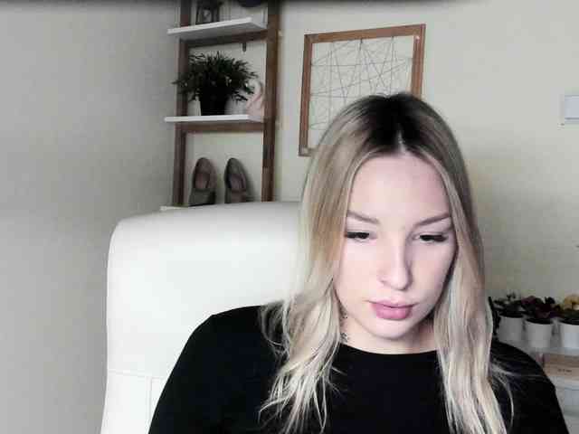 AngelaLux webcam