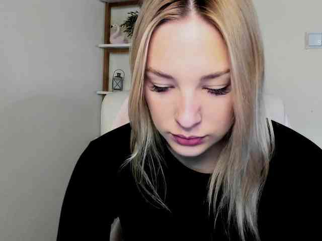 AngelaLux webcam
