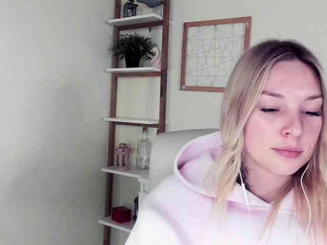 AngelaLux webcam