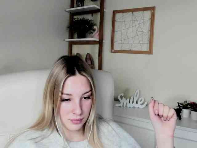 AngelaLux webcam