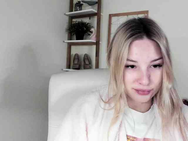 AngelaLux webcam