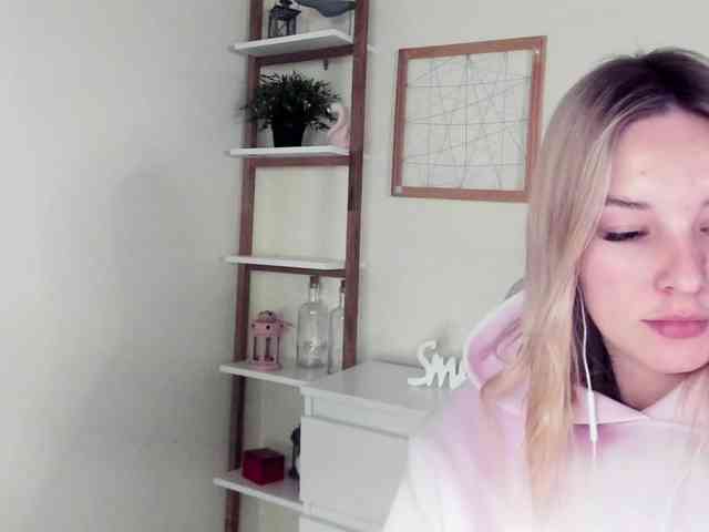 AngelaLux webcam