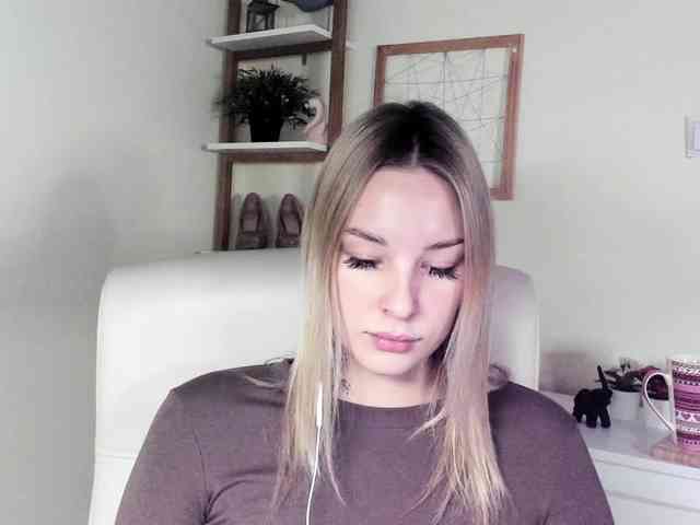 AngelaLux webcam