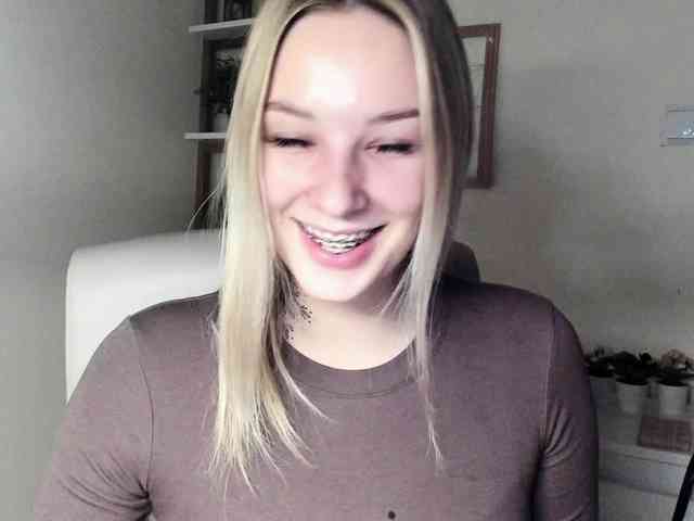 AngelaLux webcam
