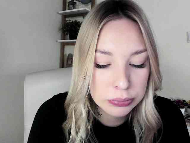 AngelaLux webcam