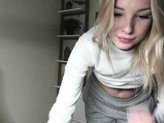 AngelaLux webcam