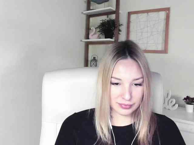 AngelaLux webcam