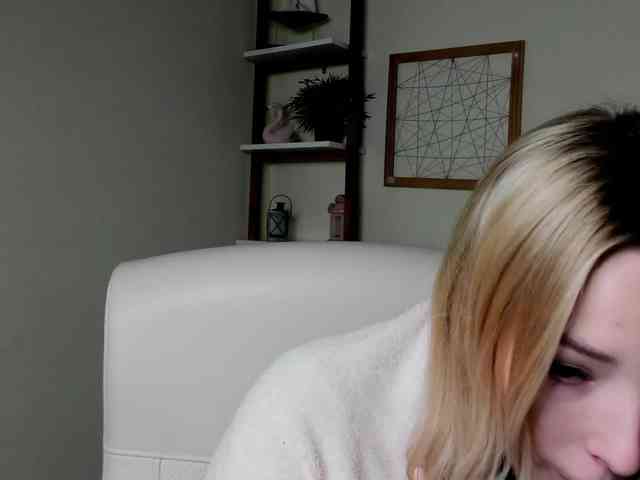 AngelaLux webcam