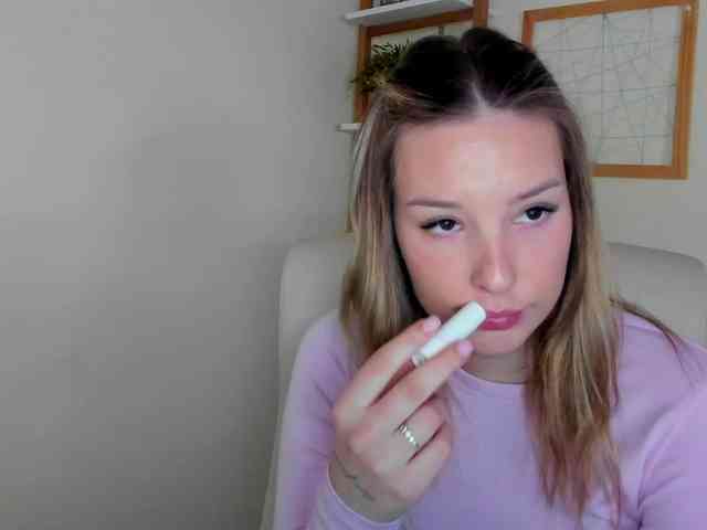 AngelaLux webcam
