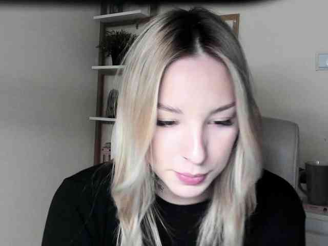 AngelaLux webcam
