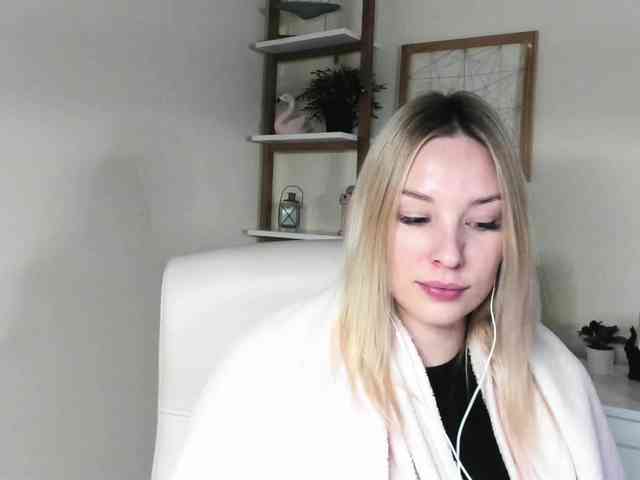 AngelaLux webcam