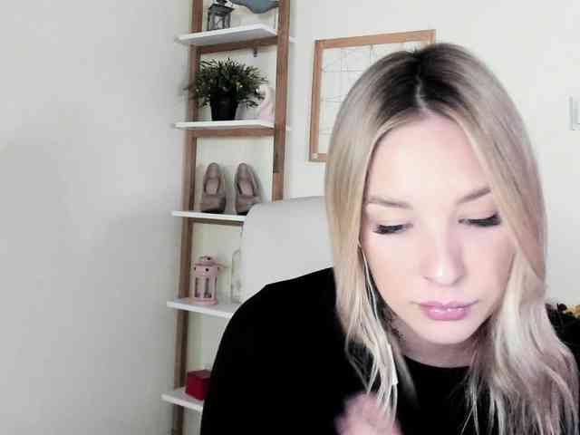 AngelaLux webcam