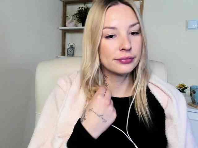 AngelaLux webcam