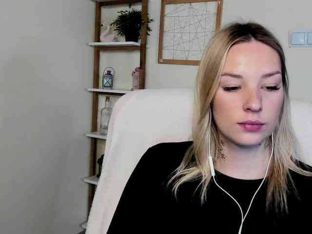 AngelaLux webcam