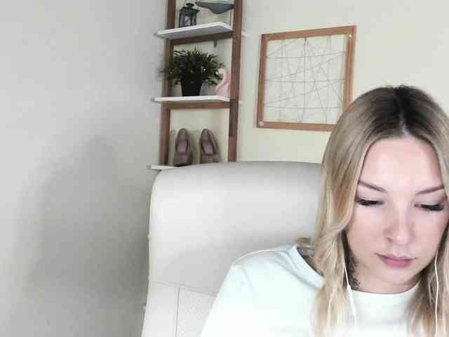 AngelaLux webcam