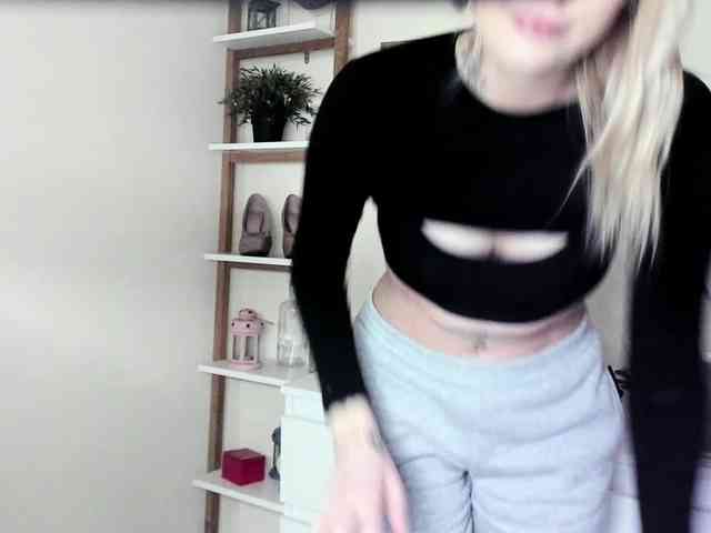 AngelaLux webcam