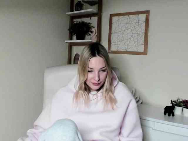 AngelaLux webcam