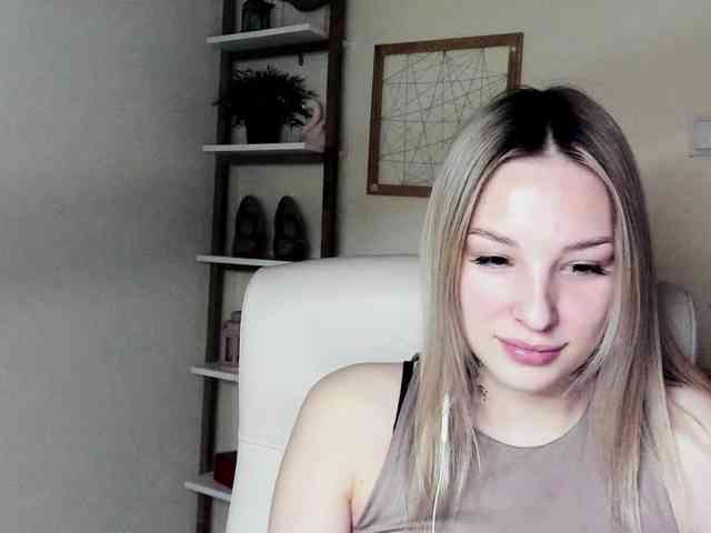 AngelaLux webcam