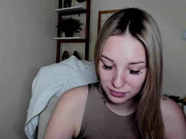 AngelaLux webcam