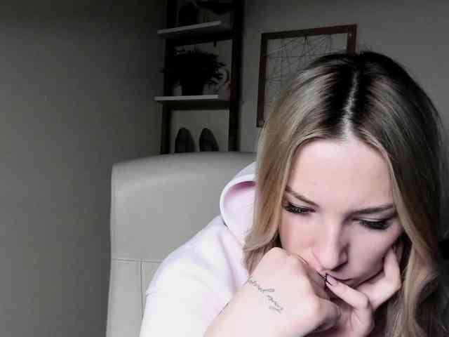 AngelaLux Live Webcam on BongaCams