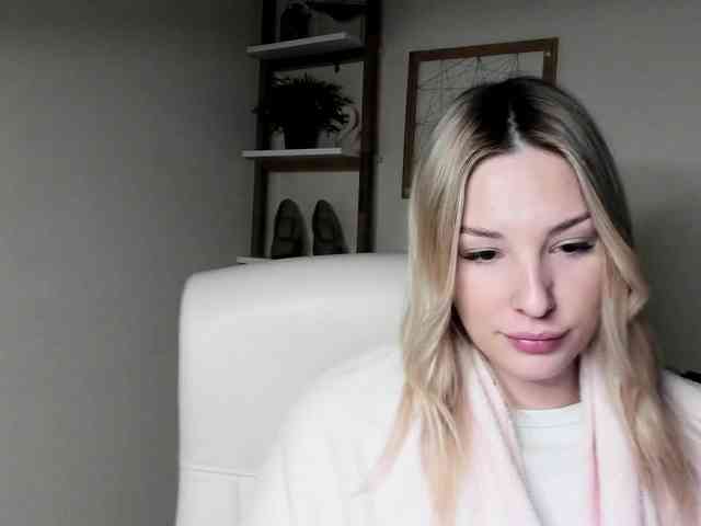 AngelaLux webcam