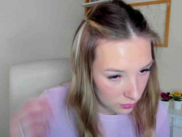 AngelaLux webcam