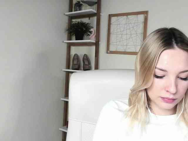 AngelaLux webcam