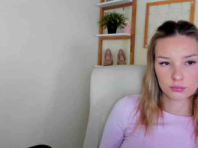 AngelaLux webcam