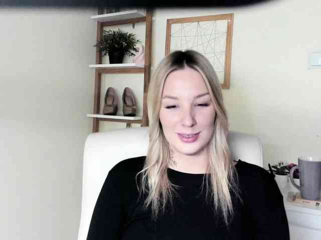 AngelaLux webcam