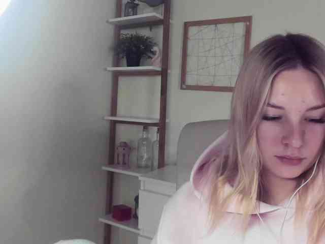 AngelaLux webcam