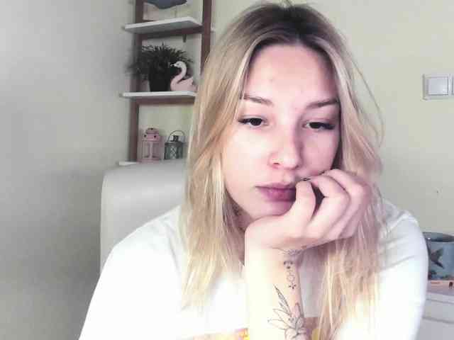 AngelaLux webcam