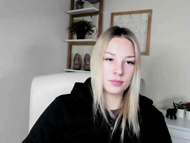 AngelaLux webcam