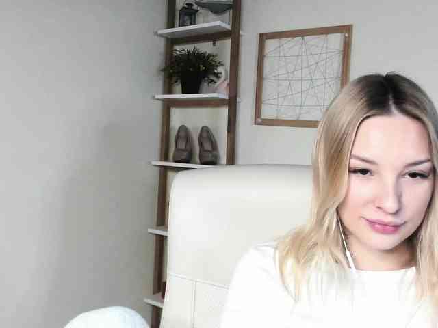 AngelaLux webcam