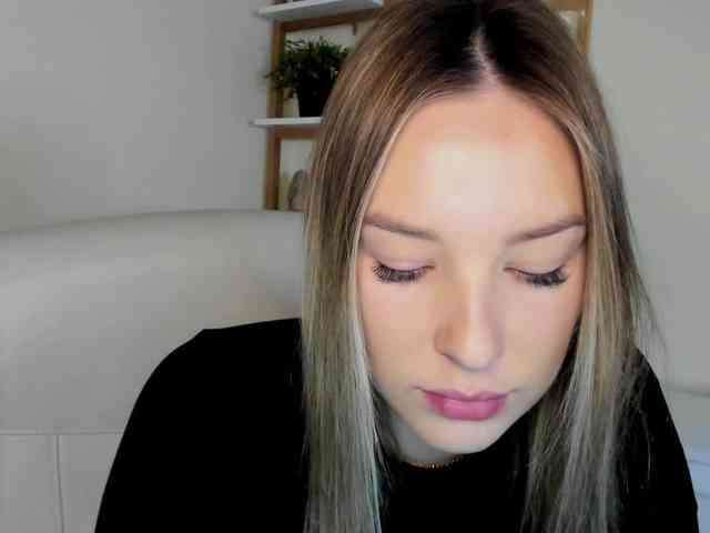 AngelaLux webcam